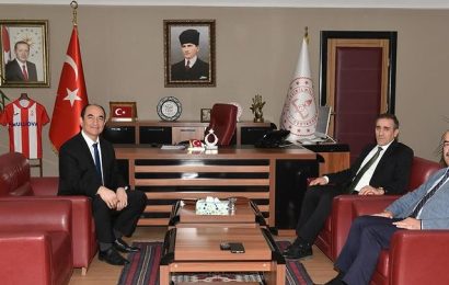 Burhaniye ve Gönen Kaymakamları, İl Milli Eğitim Müdürü’nü Ziyaret Etti