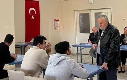 Dursunbey Halk Eğitim Merkezi Müdürü Öğrencilere Bilgilendirme Toplantısı Gerçekleştirdi