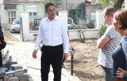 Burhaniye Belediyesi, Pazarbaşı Konağı’nı Restore Ediyor