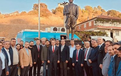 Macarlar Mahallesi’nde Mustafa Kemal Atatürk Heykeli Açıldı