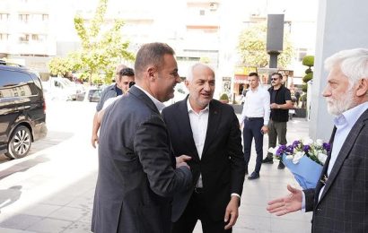 Balıkesir Büyükşehir Belediye Başkanı Ahmet Akın Gönen’i Ziyaret Etti