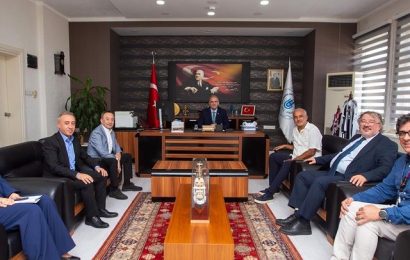 Royal Sağlık Grubu Yönetim Kurulu Eş Başkanları, Bandırma Onyedi Eylül Üniversitesi Rektörü’nü Ziyaret Etti