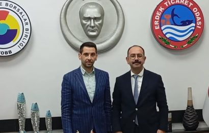 Erdek İlçe Milli Eğitim Müdürü Şafak Turan, Erdek Ticaret Odası Yönetim Kurulu Başkanı Hüseyin Uz’u Ziyaret Etti
