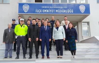 Erdek Kaymakamı, Güvenlik Güçleriyle Vedalaştı