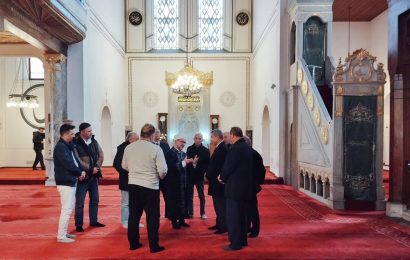Arap Camii’nde Kaymakam Atasoy Ziyaretçilerle Buluştu