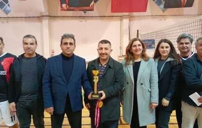 Öğretmenler Günü’nde Voleybol Turnuvası Ödülleri Sahiplerini Buldu