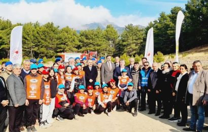 Edremit’te Ağaçlandırma Etkinliği Gerçekleşti