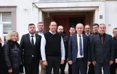 MHP Ayvalık İlçe Başkanlığı Tarım Müdürlüğü’nü Ziyaret Etti