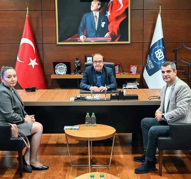 Balıkesir Üniversitesi İktisadi ve İdari Bilimler Fakültesi Dekanı, Balıkesir Sanayi Odası’nı Ziyaret Etti