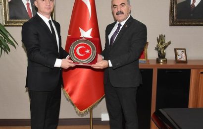 TEÇSEN Genel Sekreteri Salih Burçin Poyraz, Balıkesir İl Milli Eğitim Müdürü Murat Demire’yi Ziyaret Etti