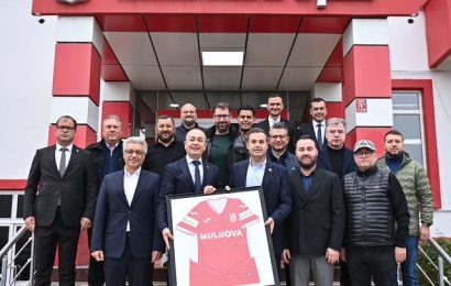 Başkan Ahmet Akın, Balıkesirsporlu Futbolcuları Ziyaret Etti