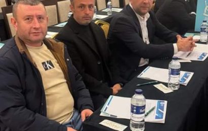 Kepsut Belediyesi Başkan Yardımcısı Feyzullah Uygur ve Meclis Üyeleri Yağlı Güreş Toplantısında Buluştu