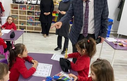 Karesi İlçe Milli Eğitim Müdürü Sami Günnü, Okulu Ziyaret Etti