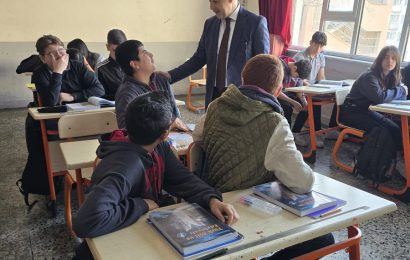 Bandırma Kaymakamı Engin Aksakal, Haydar Çavuş Mesleki ve Teknik Anadolu Lisesi’ni Ziyaret Etti