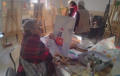 Edremit Halk Eğitimi Merkezi, Akçay’ta Yağlı Boya Kursu Düzenliyor