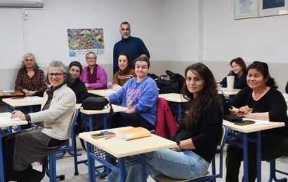 Ayvalık Halk Eğitim Merkezi’nde Türk İşaret Dili Kursu Devam Ediyor