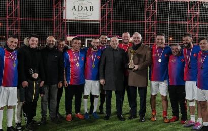 Kurumlar Arası Halı Saha Turnuvasında dostluk galip geldi.