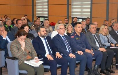 Edremit’te Muhtarlar Toplantısı Gerçekleştirildi