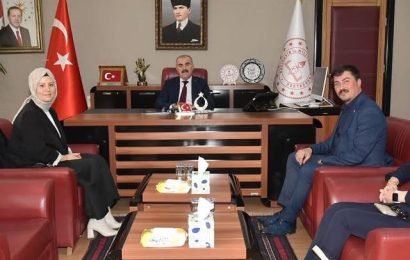 Ak Parti Edremit İlçe Başkanı ve Yönetimi, Balıkesir İl Milli Eğitim Müdürü Murat Demire’ye Destek Ziyareti Gerçekleştirdi