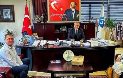 Bandırma’da Sosyal Yardımlaşma ve Dayanışma Vakfı Müdürü ve BİLSEM Müdürü Hemşehriler ile Bir Araya Geldi