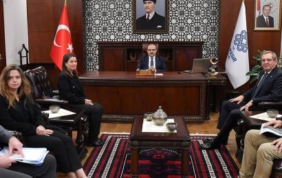 Ayvalık Alan Başkanı İsmail Ustaoğlu’nu Ziyaret Etti