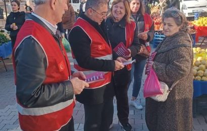 CHP Bandırma Kadın Kolları Vatandaşlarla Bir Araya Geldi