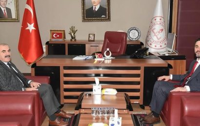 Balıkesir Vakıflar Bölge Müdürü, İl Milli Eğitim Müdürü’nü Ziyaret Etti