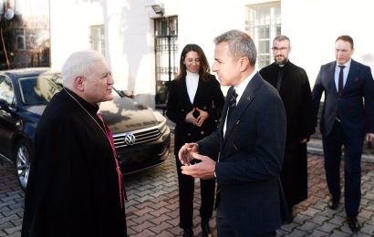 Erdek Kaymakamı Süryani Katolik Topluluğu Temsilcilerini Ziyaret Etti
