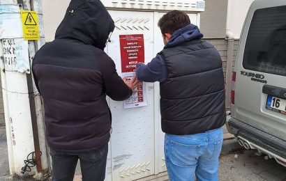 CHP Bandırma Gençlik Kolları Edincik Mahallesi’nde Ekonomi Temalı Afiş Çalışması Gerçekleştirdi