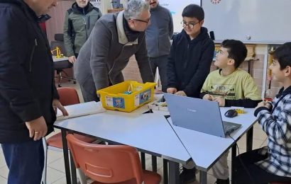 Edremit İlçe Milli Eğitim Müdürü Edremit Bilim ve Sanat Merkezini Ziyaret Etti