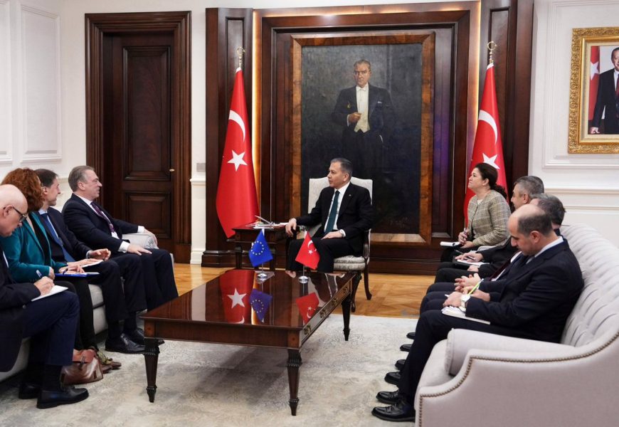 Türkiye İçişleri Bakanlığı, AB Türkiye Delegasyonu Başkanı Büyükelçi Ossowski’yi Kabul Etti