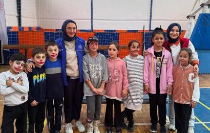 Gönüllü Gençler, Çocuklarla Keyifli Anlar Yaşattı