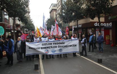 CHP Balıkesir İl Başkanı ve İl Yöneticileri “Sefalet Ücreti” İçin Yürüyüş Düzenledi