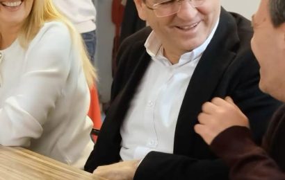 Sevgi Dolu Yeni Yıl Kutlaması