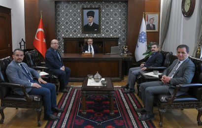 Sağlık Yatırımları Genel Müdür Yardımcısı Vali İsmail Ustaoğlu’nu Ziyaret Etti