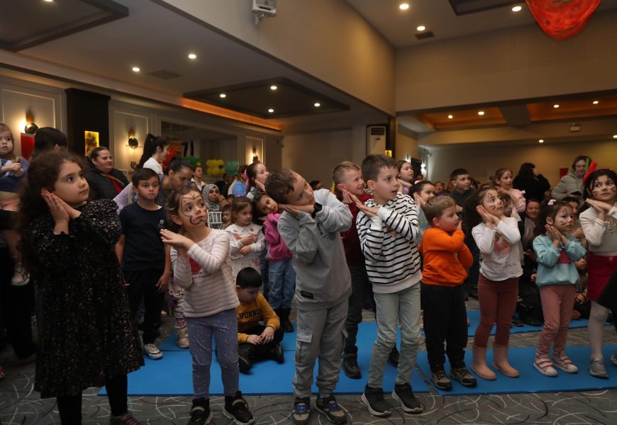Bandırma’da Renkli Yarıyıl Şenliği: Çocukların Tatil Coşkusu