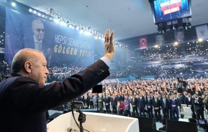 AK Parti Gençlik Kolları 7. Olağan Kongresinde Bayrak Değişimi