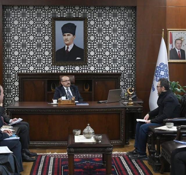 Vali Ustaoğlu, Vatandaşlarla Buluştu