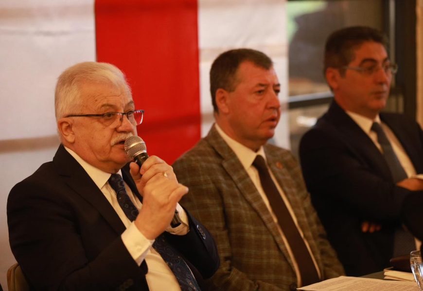 Burhaniye Belediye Başkanı Ali Kemal Deveciler Gazetecilerle Bir Araya Geldi