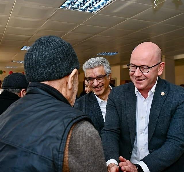 Balıkesir Büyükşehir Belediyesi, Huzurevi Sakinlerini Yılbaşı Öncesi Ziyaret Etti