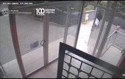 Okul Müdürü İlkyardım Sayesinde Öğrencinin Hayatını Kurtardı