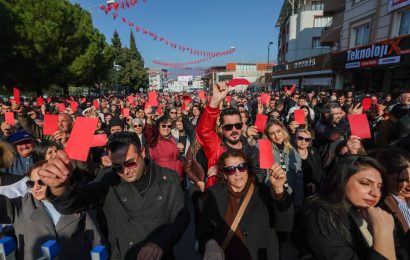 CHP’li Yetkili İzmir’de Yurttaşlarla Buluştu