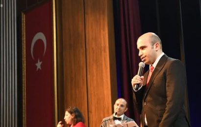 Altıeylül Belediyesi, Renklerin Sesi adlı şiir dinletisine ev sahipliği yaptı