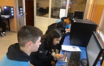 Protokol İle Elektronik ve Robotik Atölyelerine Adım Attılar