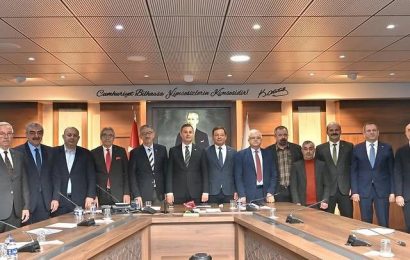 Gönen Belediye Başkanı İbrahim Palaz, Belediye Başkanları Toplantısı’na Katıldı Gönen Belediye Başkanı İbrahim Palaz, Belediye Başkanları Toplantısı’na Katıldı