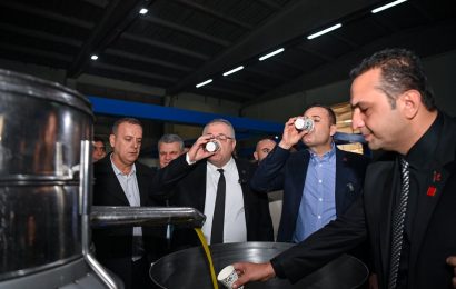 Balıkesir Büyükşehir Belediye Başkanı Tariş Fabrikasını Ziyaret Etti