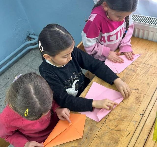 Dursunbey’de Sağırlar İlkokulu’nda Origami Etkinliği Gerçekleştirildi