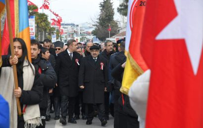 Balıkesir’de Ata’ya Saygı Yürüyüşü: 102. Yıl Dönümünde Duygu Dolu Anlar