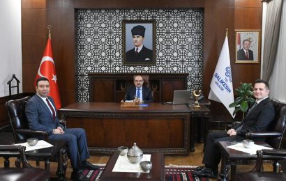 Vakıfbank Yöneticileri Balıkesir Valisi Ustaoğlu ile Görüştü