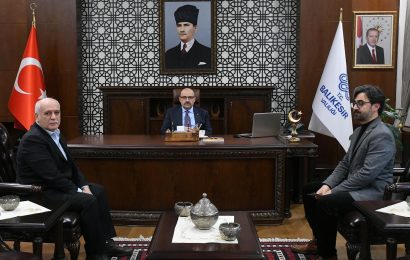 Balıkesir’de Cihannüma Derneği’nden Vali İsmail Ustaoğlu’na Ziyaret